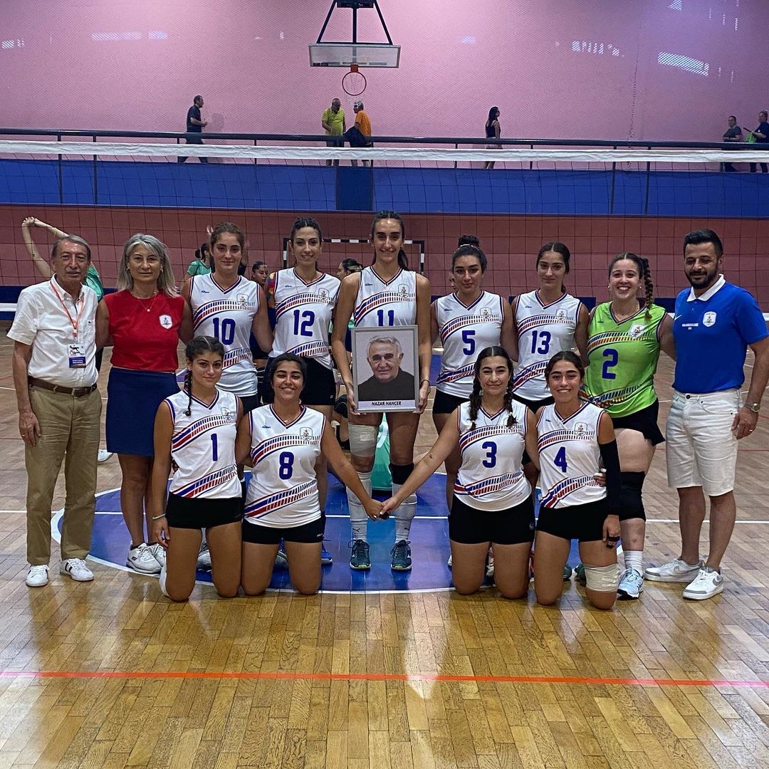 Hamahaygagan: Kadınlar Voleybol'da İstanbul  ikinci oldu